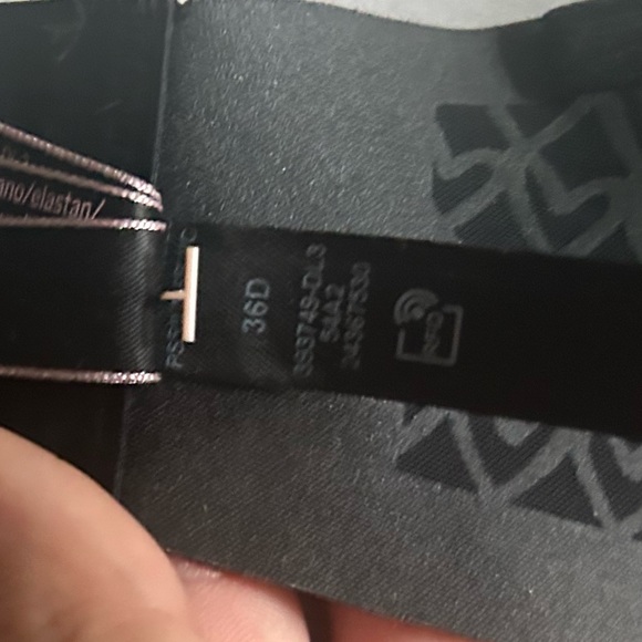 Victoria’s Secret strapless push-up bra 36D - Picture 4 of 4